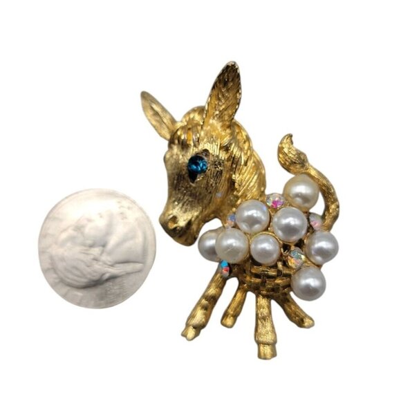 Donkey Brooch Faux Pearl & Aurora Borealis Rhinestone Gold Tone Setting - Picture 8 of 9